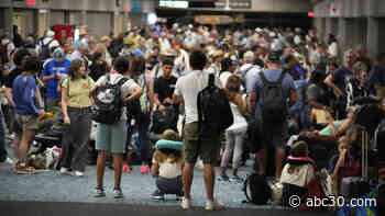 Planning to visit Hawaii? Here's what to know about fires on Maui and Big Island