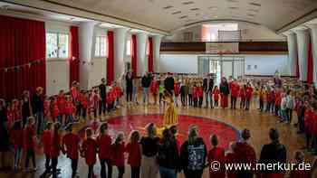 Zirkus Schweinsgalopp in Peiting: 76 Kinder erarbeiten mit 35 Betreuern ein eigenes Zirkusprogramm