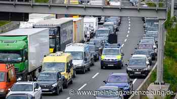 Rettungsgasse befahren oder blockieren: Experte erklärt, welche Folgen Autofahrern drohen 
