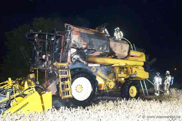 Maaidorser brandt uit op de flanken van de Koppenberg