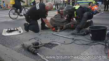 „Letzte Generation“ in Braunschweig: Verkehr weiterhin blockiert