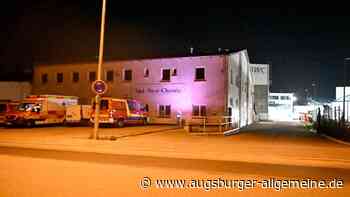 Feuerwehreinsatz: 1000 Liter Phenol bei Unfall in Chemie-Firma ausgelaufen