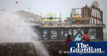 Britons rush to book last-minute August breaks after rainy July