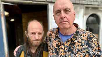 Internal city emails reveal tension over response to Hamilton tenants who went 12 weeks without water