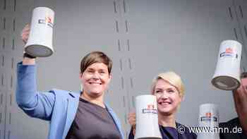 Traditionssegler, Trubel und Partystimmung: Rostocker und Gäste genießen den zweiten Sail-Tag