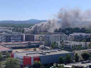 "Il y a eu une grosse explosion": un feu se déclare dans un garage comportant des produits inflammables à Villeneuve-Loubet