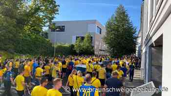 Ticker Eintracht-Schalke: Stadionmarsch zieht durch Braunschweig