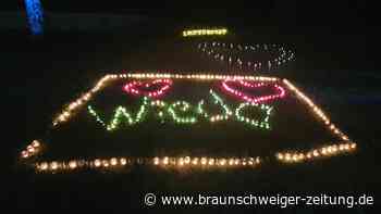 Einwohner und Gäste feiern ausgelassen beim Lichterfest in Wieda