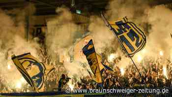 Ticker Eintracht-Schalke: Braunschweig-Fans mit blau-gelber Pyro