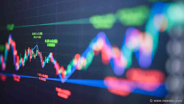 GMX Drops 24% in 1 Month, Whales Rapidly Selling: What’s Going On?