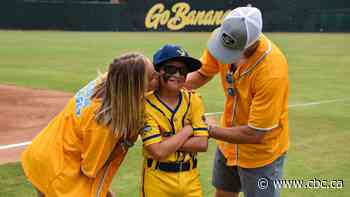 #TheMoment a young fan became a Savannah Banana for a day