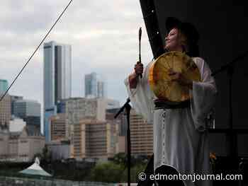 Review: Friday night strikes folk fest magic