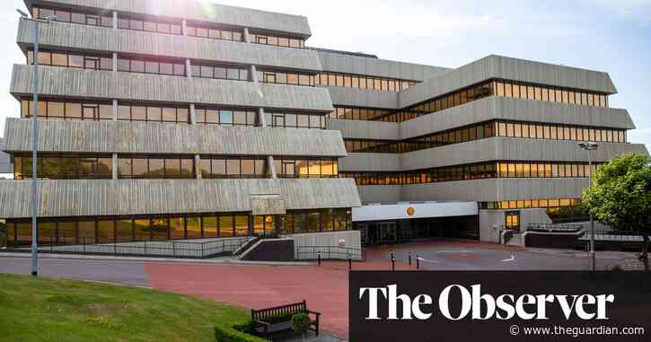 Shell accused of eco-destruction in push to demolish old HQ