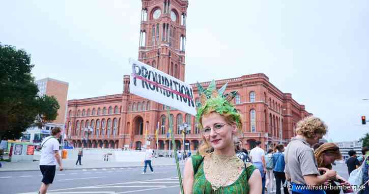 Hanfparade zieht durch Berlin
