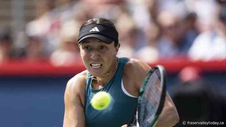 Pegula hangs on to beat world No. 1 Swiatek, advance to National Bank Open final