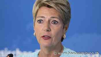 Finanzministerin kritisiert Hürden bei Boni-Rückforderungen