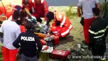 Fa il bagno all'alba e scompare in mare. Quattordicenne rischia di annegare