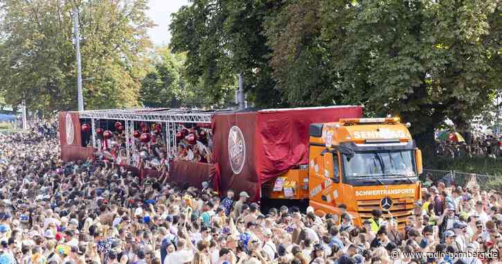 Schweizer Präsident feiert bei Street Parade
