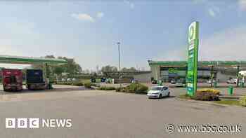 Lancashire police find £12,000 in car at service station