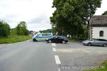 B239 bei Brenkhausen nach schwerem Unfall gesperrt