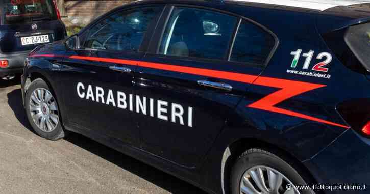 Uccisa a coltellate ragazza di 21 anni. Arrestato l’ex fidanzato: i carabinieri hanno dovuto sparare alle ruote dell’auto con cui stava fuggendo
