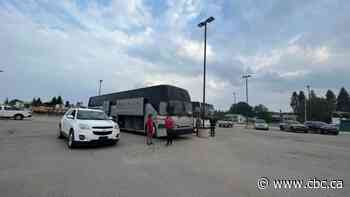 Fort Smith, N.W.T., ordered to evacuate as wildfire threatens Highway 5