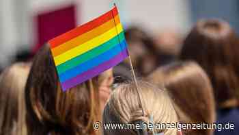 Hitlergruß: Mutmaßlich Rechte stören CSD in Weißenfels