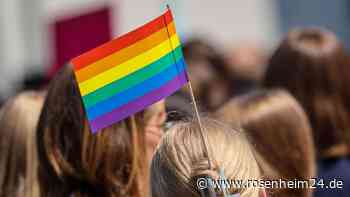 Hitlergruß: Mutmaßlich Rechte stören CSD in Weißenfels