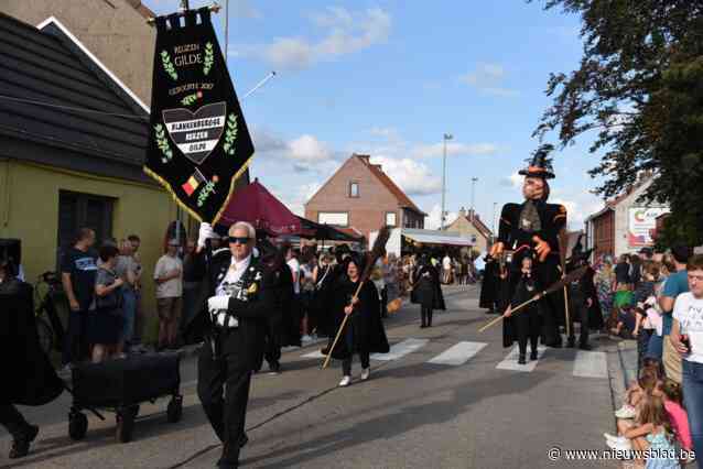 Reuzen tonen zich tijdens Proche Kermis