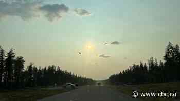 High winds expected to push fire closer to Fort Smith, N.W.T., as evacuation continues