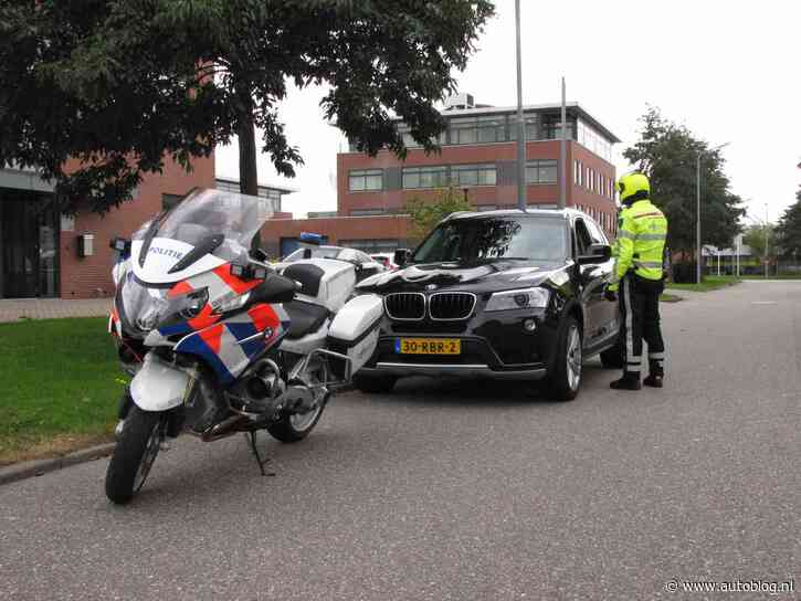Motorpolitie krijgt nieuwe kleding: van geel naar blauw