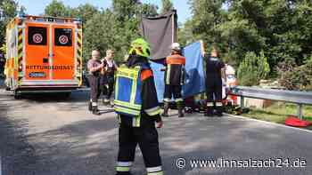 Porsche touchiert und gegen Leitplanke geprallt: Motorradfahrer schwer verletzt