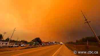 Wildfire burns structures south of Hay River, N.W.T., through Enterprise