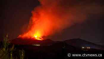 Volcanic cloud closes airport after Mount Etna erupts
