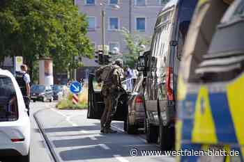 SEK-Einsatz: Polizei umstellt Wohnhaus in Bielefeld
