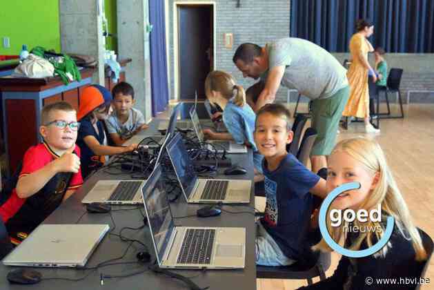 Dertig kinderen bouwen virtuele wereld op STEM-kamp