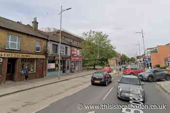 Broadway Bexleyheath assault: Man taken to hospital