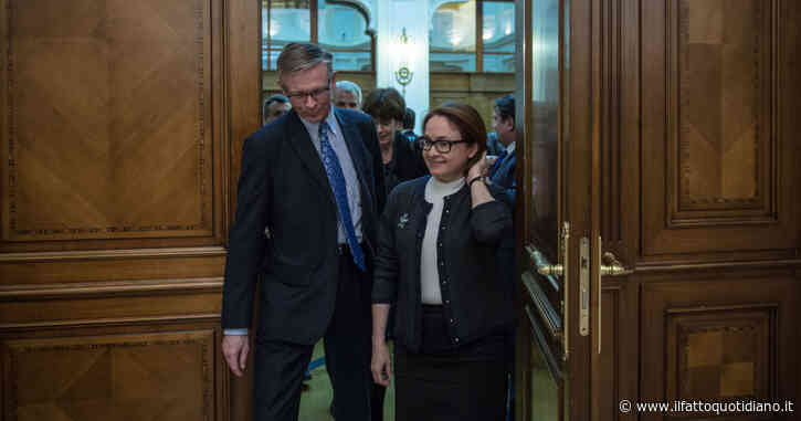 Rublo in caduta, domani riunione di emergenza della Banca centrale russa