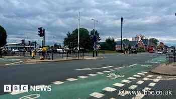 Hull traffic cameras set to snare red light-jumping drivers