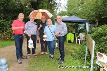 Schloß Holte-Stukenbrock: Wapelaue leuchtend in Szene gesetzt