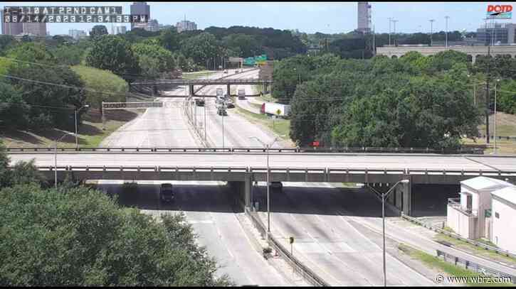 I-110 South blocked after car hauler spilled flattened vehicles onto interstate