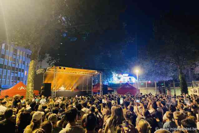 Wilrijkenaren hebben ‘verdraaid veel plezier’ op 130ste jaarmarkt: kermis, muziek en spetterend vuurwerk