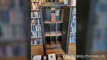 Winnipegger cracks 75-year-old bookstore safe