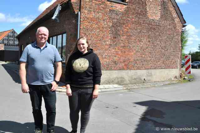 Vrachtwagen ramt gevel van Laura, en da’s al derde keer in tien maanden tijd: “Straks rijden ze onze living binnen”