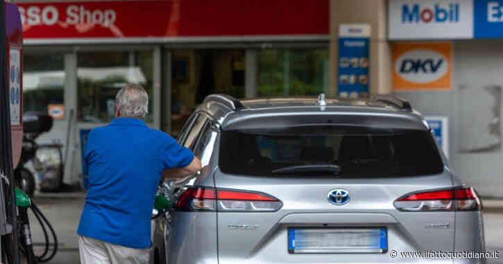 Nuovo record per la benzina: sulla A8 2,72 euro al litro in modalità self service. Assoutenti chiede l’intervento della Guardia di Finanza