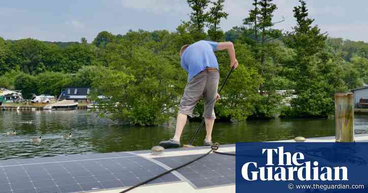 UK homes install ‘record number’ of solar panels and heat pumps