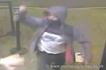 Clapham Two Brewers stabbing: Police release CCTV image
