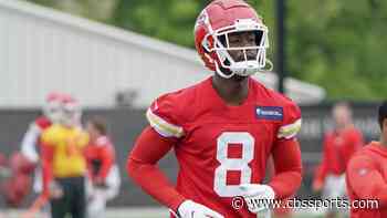 Chiefs wide receiver Justyn Ross carted off with leg injury during practice, status unknown