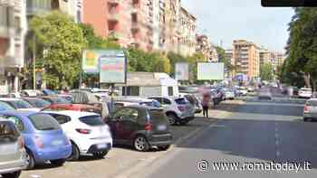 "C'è un uomo che si masturba in auto": la denuncia choc di una mamma fa allarmare il quartiere