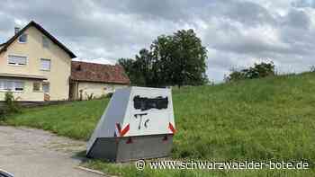 Sachbeschädigung in Oberhaugstett: Mehrere Farb-Attacken auf Blitzer in wenigen Tagen